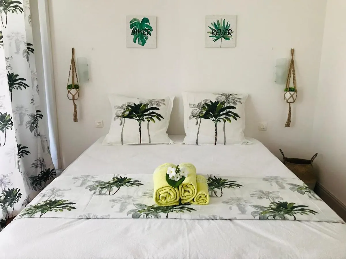 Coeur Tiare Studio Lounge Piscine Plage Cocotiers Saint-Francois  Apartment
