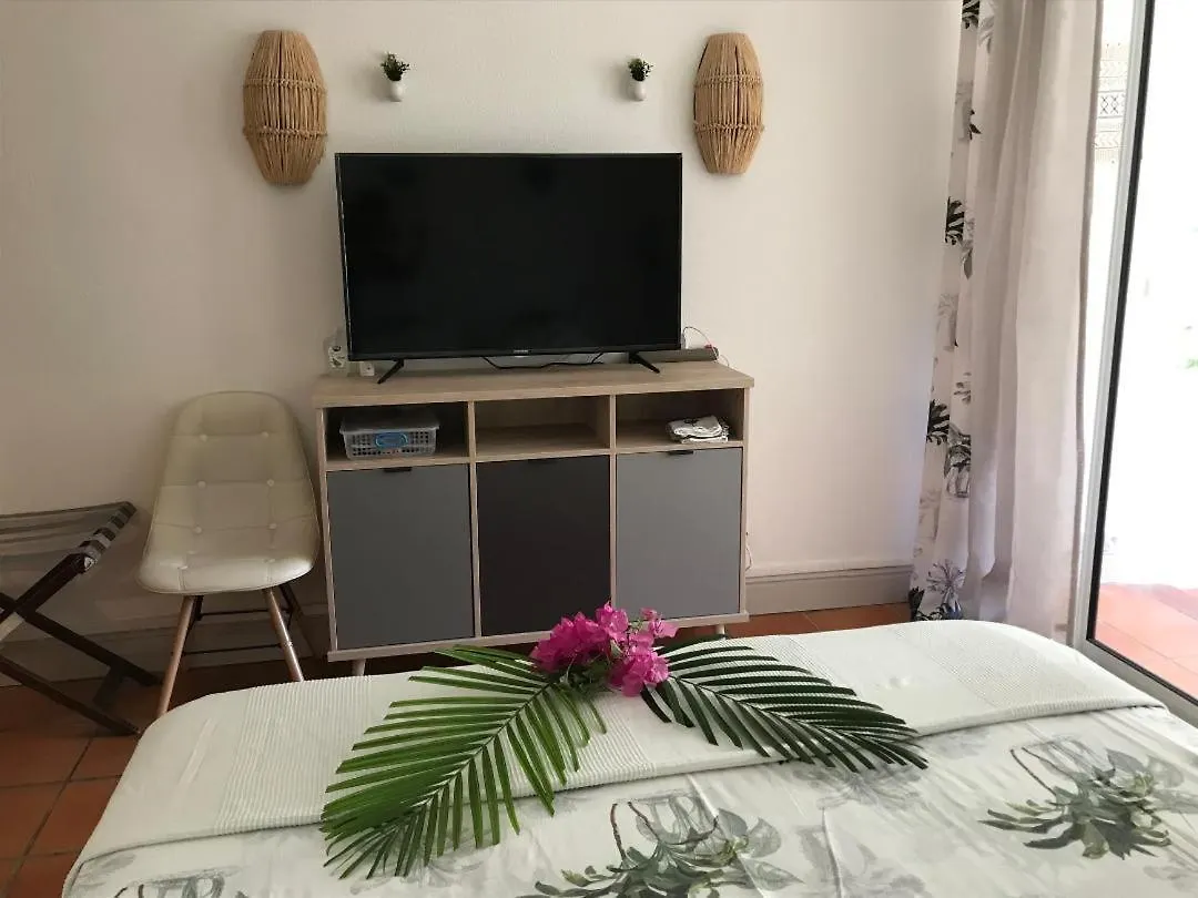 Coeur Tiare Studio Lounge Piscine Plage Cocotiers Saint-Francois  Guadeloupe